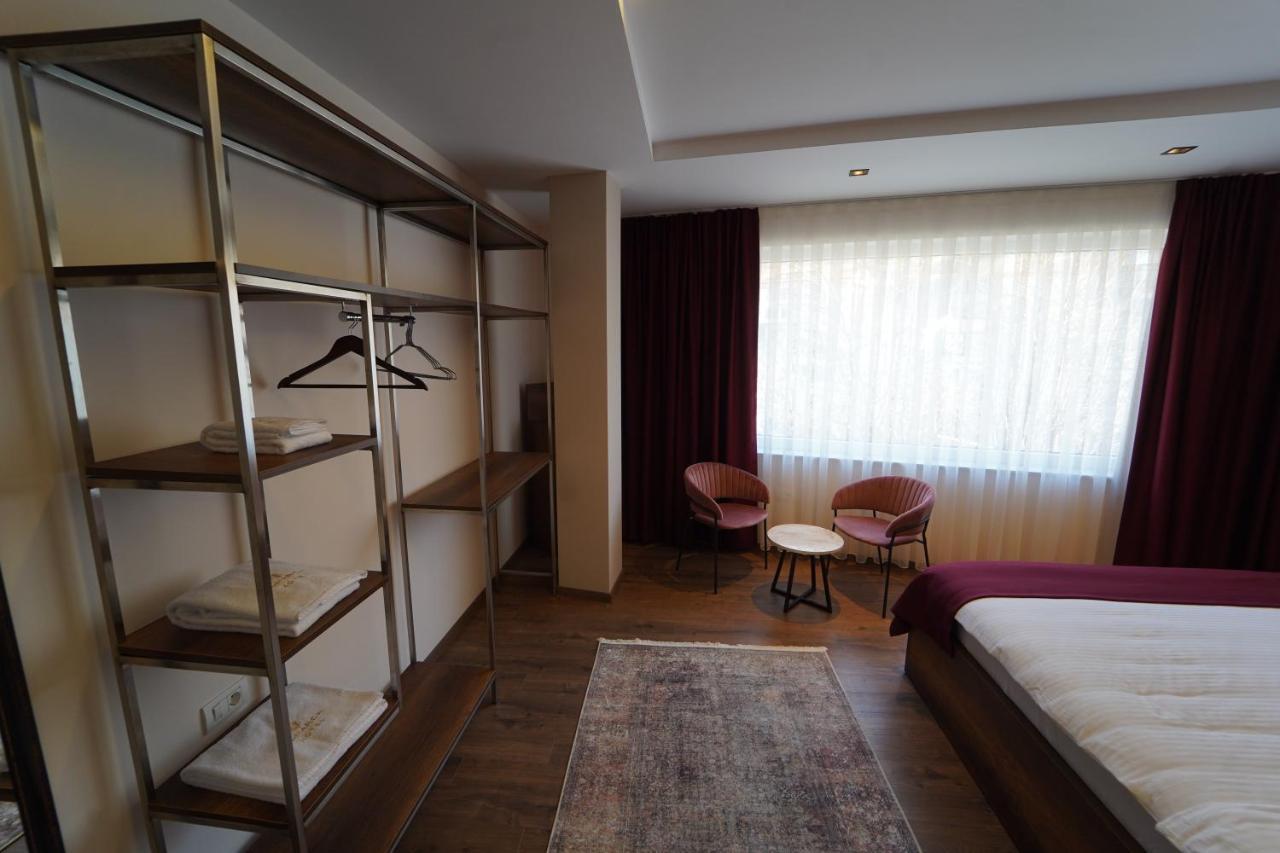 Monarch Hotel Prizren Exteriör bild
